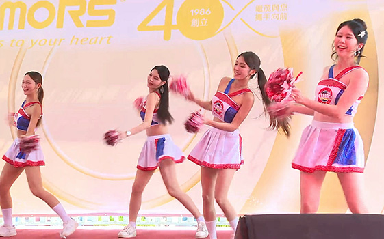 คณะเต้นรำ Ohaio กับการแสดงเต้นและเชียร์ลีดเดอร์อันเปี่ยมพลัง